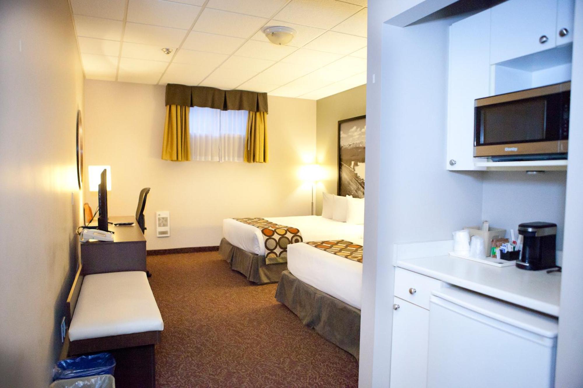 Hotel Super 8 By Wyndham Cochrane Exteriér fotografie