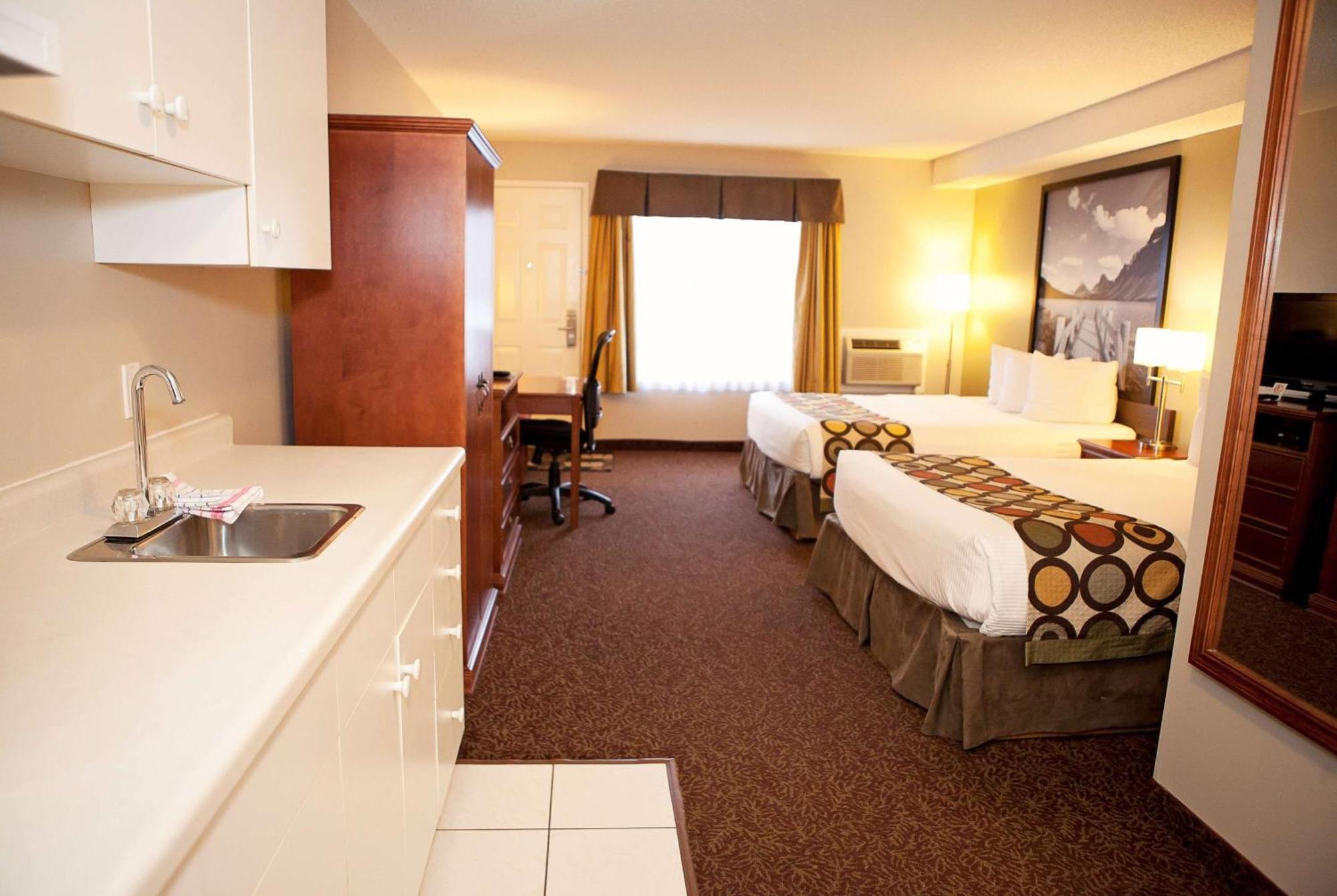 Hotel Super 8 By Wyndham Cochrane Exteriér fotografie